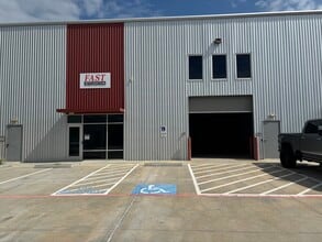 22131 Rothwood Rd, Spring, TX for lease Interior Photo- Image 1 of 3