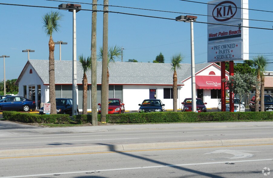 1575 S Military Trl, West Palm Beach, FL à vendre - Photo du bâtiment - Image 2 de 3