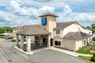 Norwood Inn & Suites (Independent) - Motel