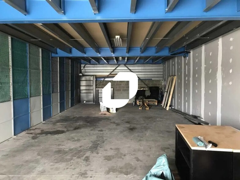 Flex in SAINT-OUEN-L'AUMONE for lease - Interior Photo - Image 3 of 3