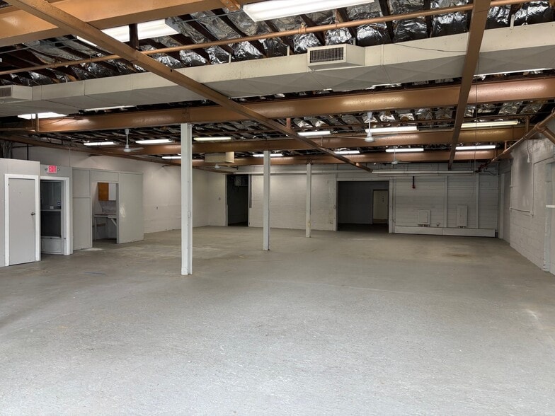 151 Heywood Ave, West Springfield, MA for lease - Building Photo - Image 2 of 4