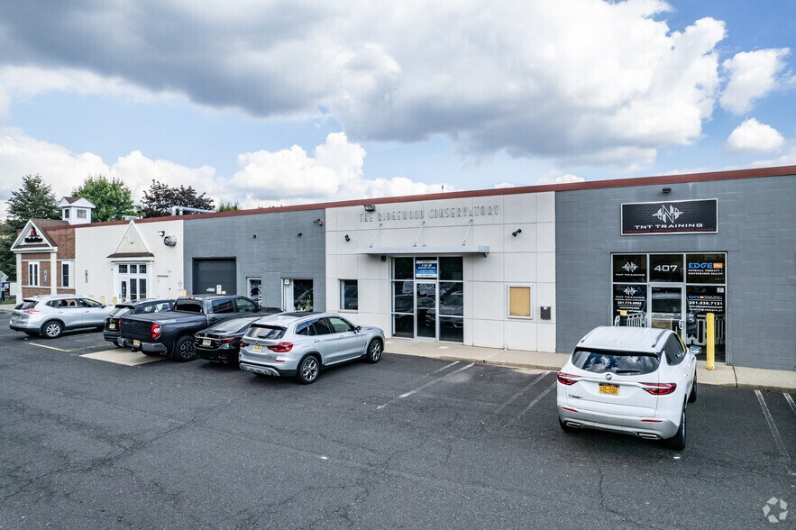 407-411 Sette Dr, Paramus, NJ à louer - Photo du bâtiment - Image 2 de 4