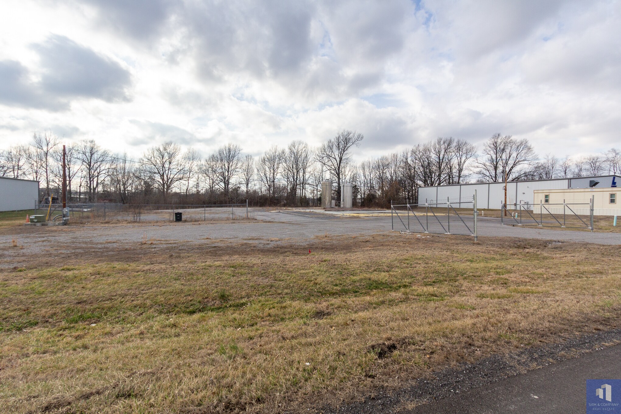 3865 Industrial Dr, Paducah, KY for sale Primary Photo- Image 1 of 26