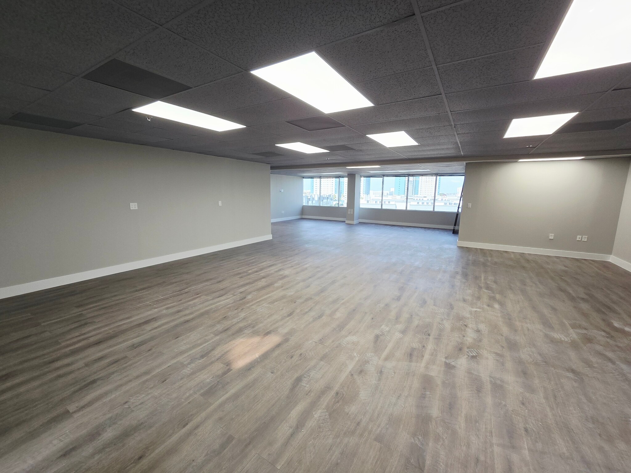 7680 Universal Blvd, Orlando, FL for lease Interior Photo- Image 1 of 9