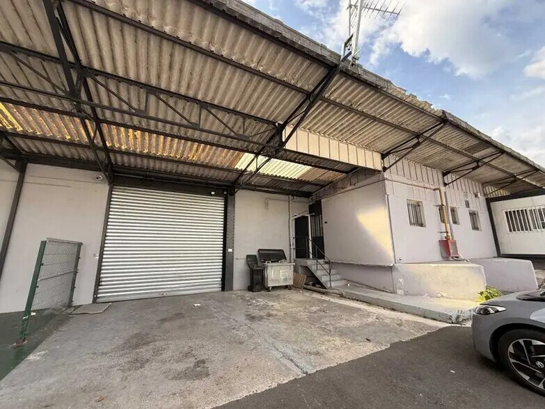 Flex dans Villeurbanne à louer - Photo du bâtiment - Image 3 de 11