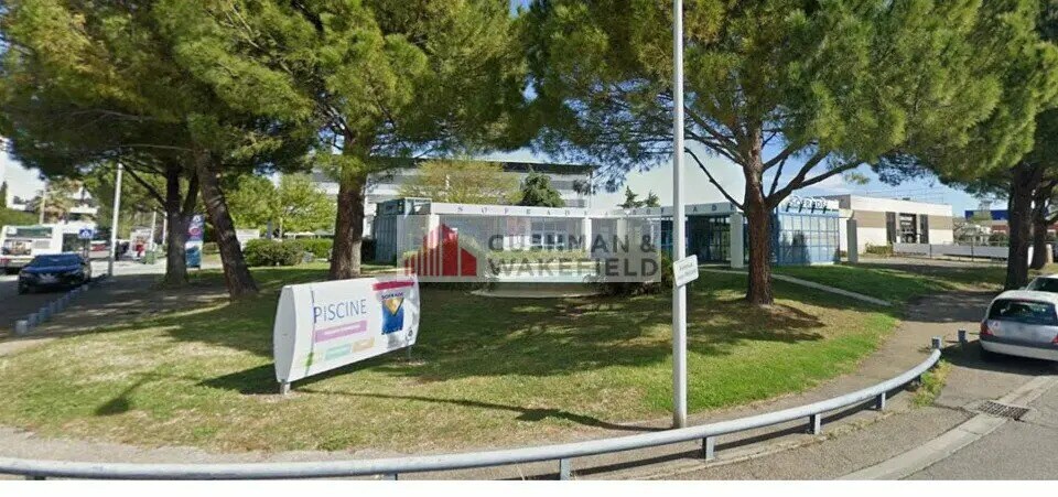 Flex dans Nîmes à louer Photo du bâtiment- Image 1 de 4