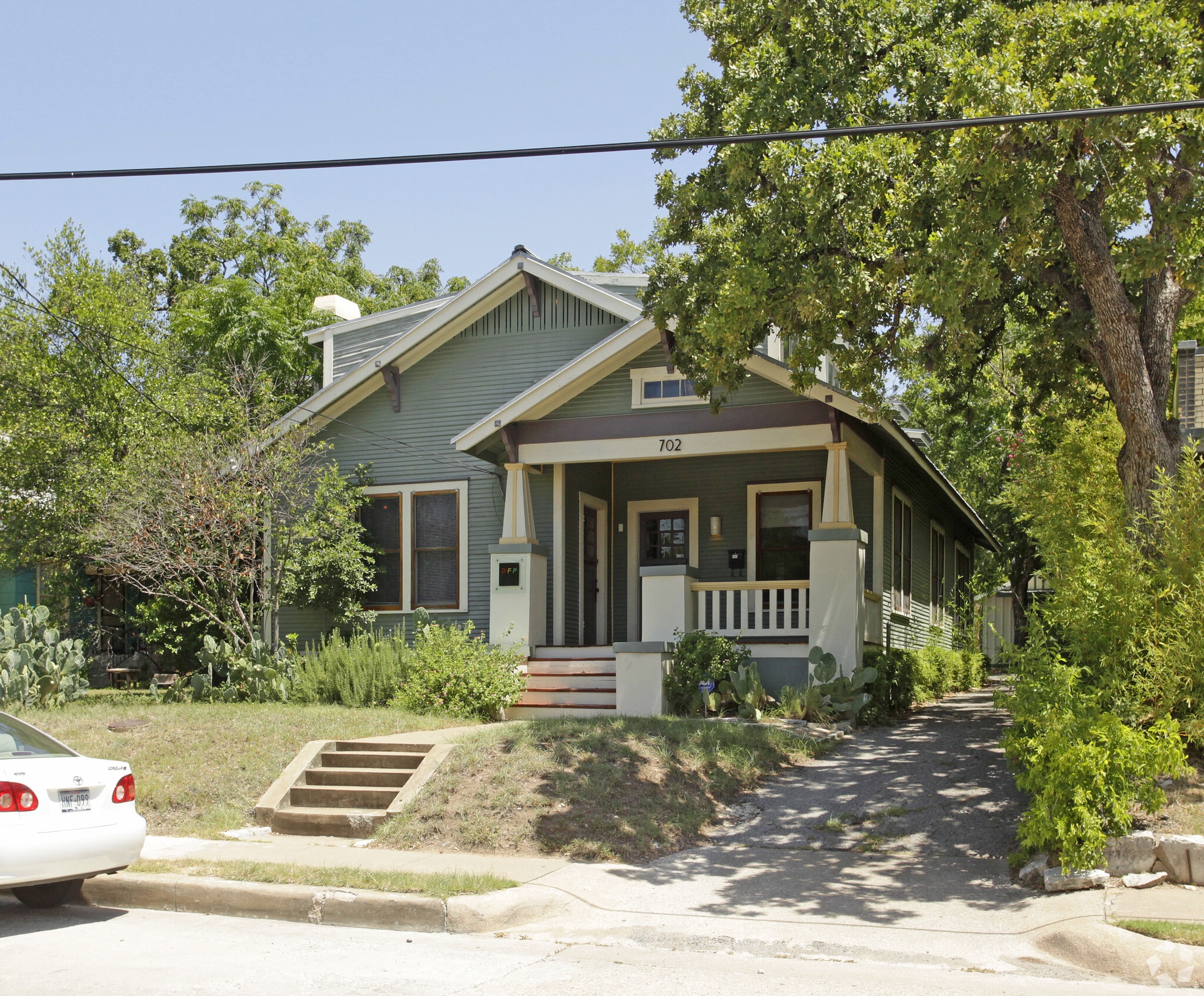 702 W 34th St, Austin, TX for lease Primary Photo- Image 1 of 8