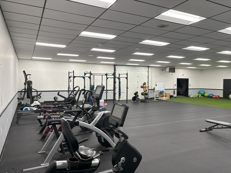 235 South St, Mcsherrystown, PA for lease - Interior Photo - Image 3 of 7