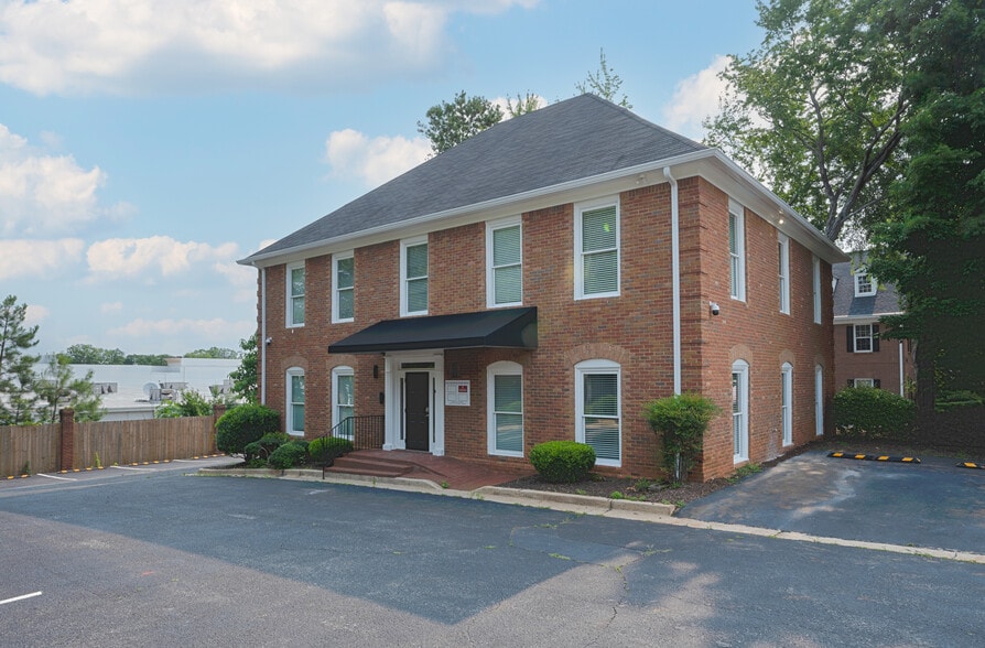 610 Colonial Park Dr, Roswell, GA à louer - Photo principale - Image 1 de 13