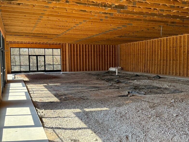 2121 NW Broad St, Murfreesboro, TN à louer - Photo du bâtiment - Image 3 de 17