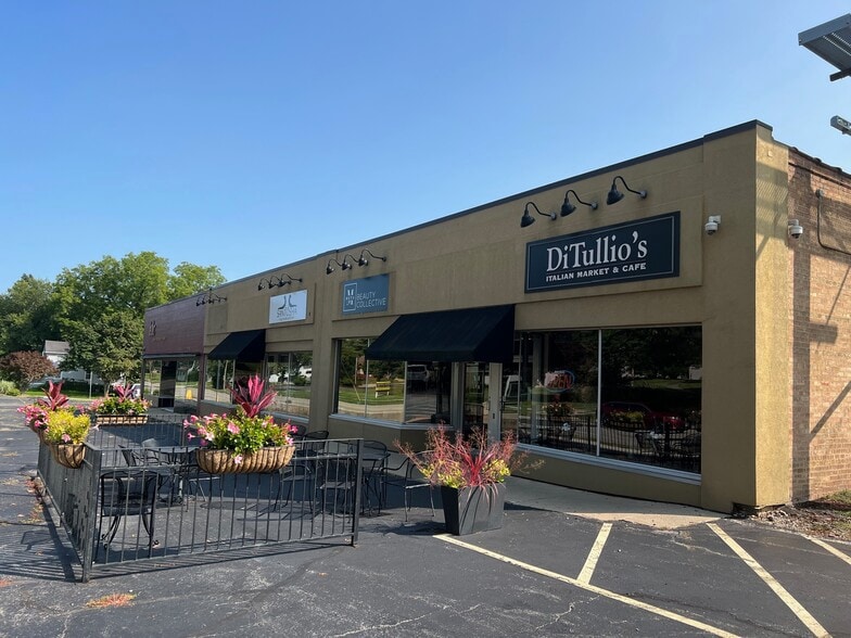 2211-2213 E State St, Rockford, IL for lease - Building Photo - Image 3 of 17