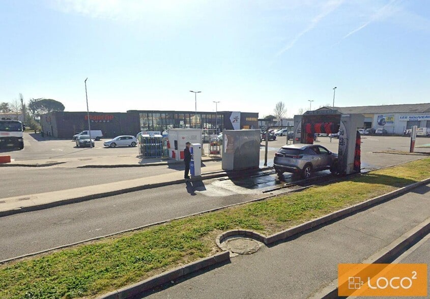 2 Rue De La Gravette, Gratentour for lease - Building Photo - Image 1 of 6