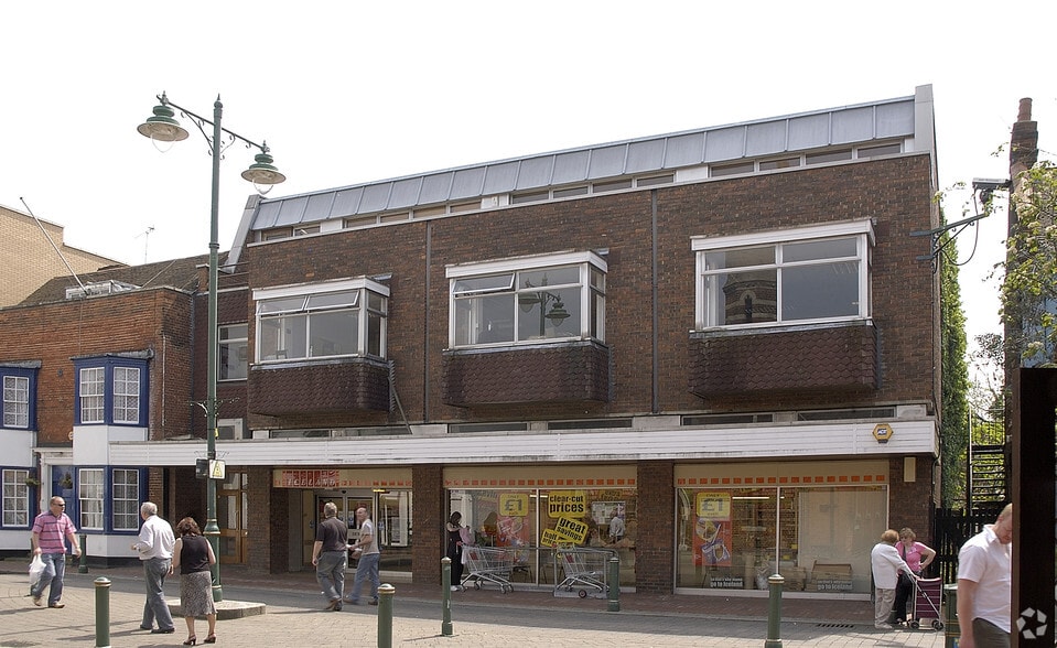 160-162 High St, Egham for sale - Primary Photo - Image 1 of 2