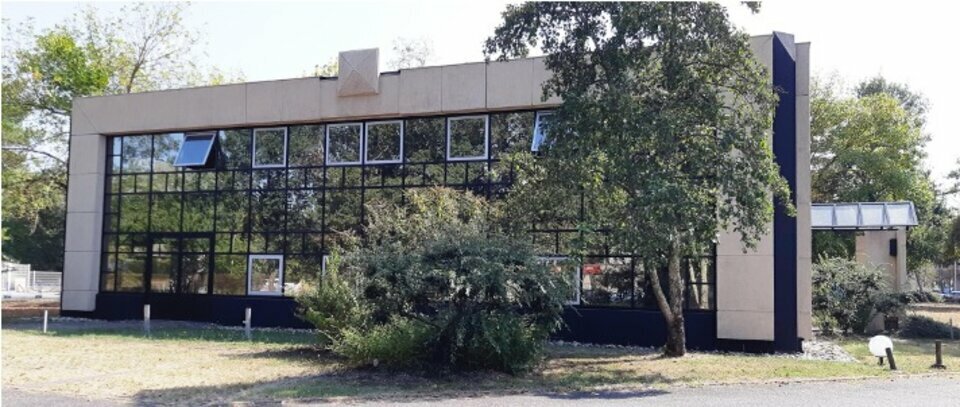 Bureau dans Pessac à vendre - Photo du bâtiment - Image 2 de 13