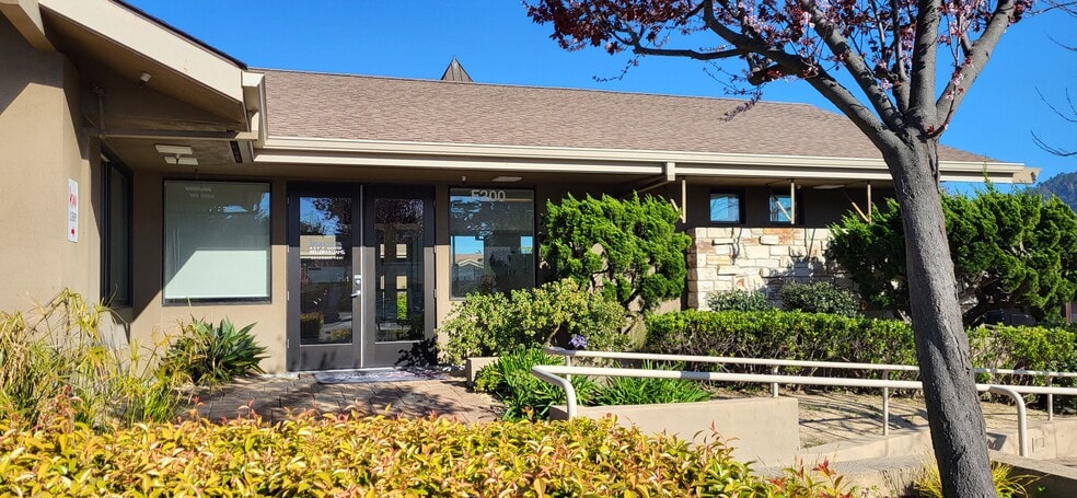 26135 Carmel Rancho Blvd, Carmel, CA for lease - Building Photo - Image 3 of 6