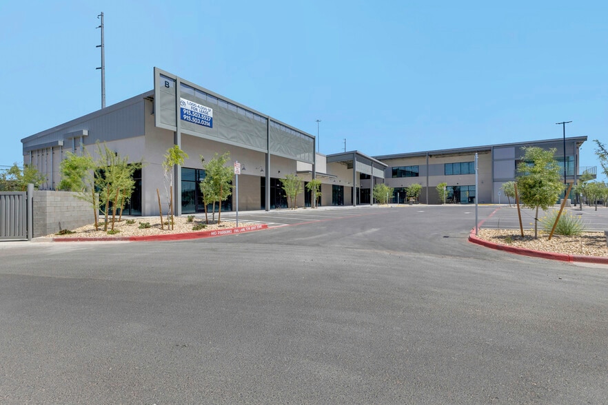 11680 Montana Ave, El Paso, TX for lease - Building Photo - Image 2 of 27