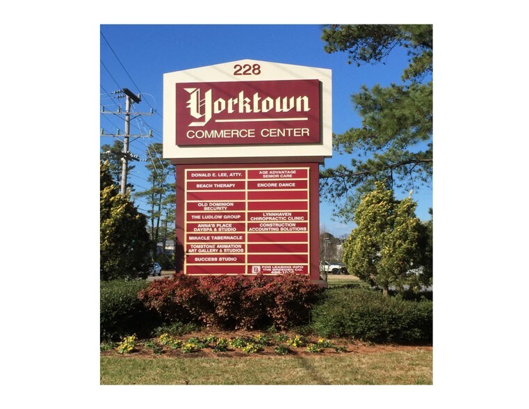 228 N Lynnhaven Rd, Virginia Beach, VA à louer - Photo du bâtiment - Image 1 de 2