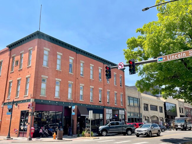 Plus de détails pour 248 E 4th St, Loveland, CO - Multi-résidentiel à vendre