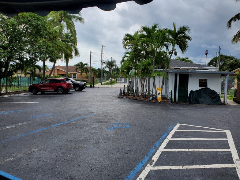 520 NW 5th St, Hallandale Beach, FL à vendre - Photo du bâtiment - Image 3 de 37