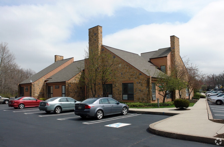 1000 Germantown Pike, Plymouth Meeting, PA à vendre - Photo du bâtiment - Image 2 de 4