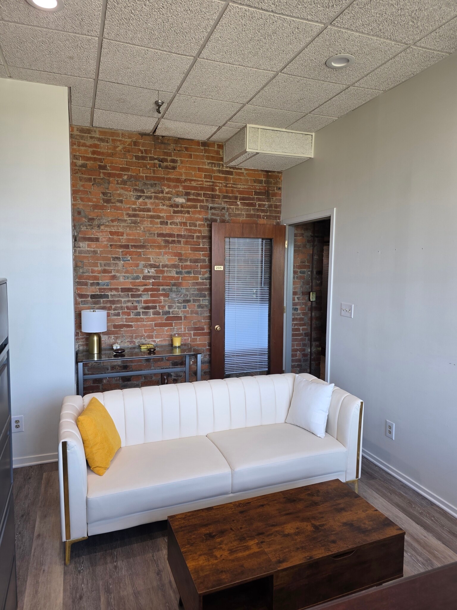 101 N 7th St, Louisville, KY for lease Interior Photo- Image 1 of 4