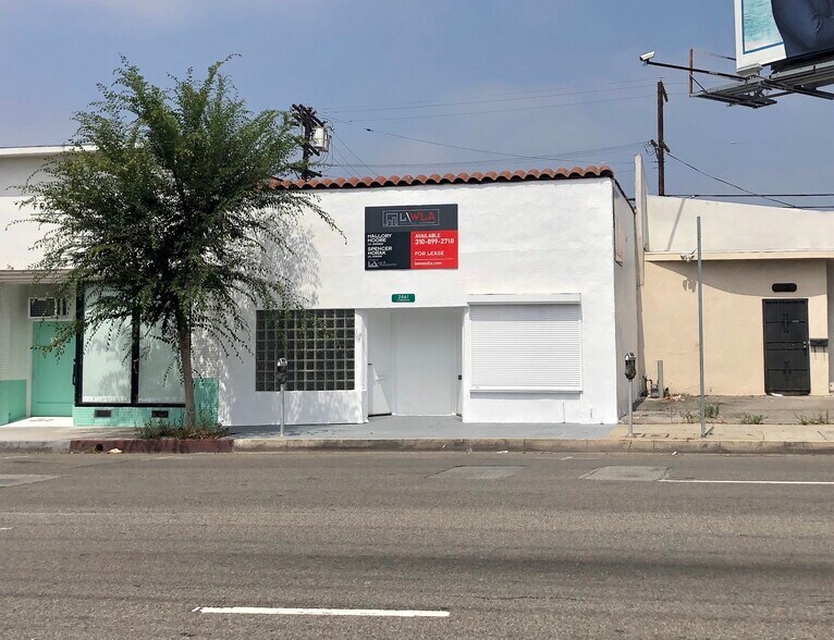 2861 S Robertson Blvd, Los Angeles, CA à louer - Photo du bâtiment - Image 3 de 5