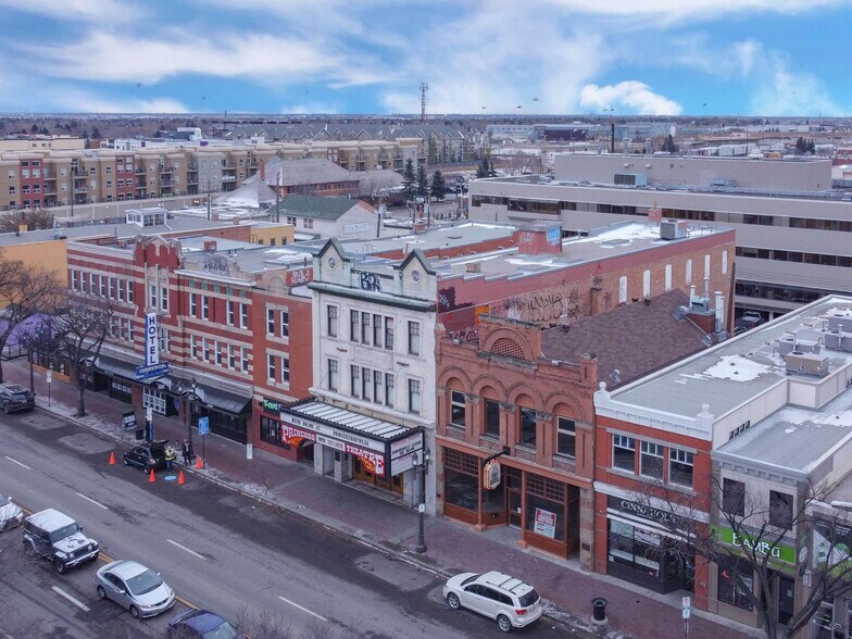 10335 82 Av NW, Edmonton, AB à louer - Photo du bâtiment - Image 3 de 18