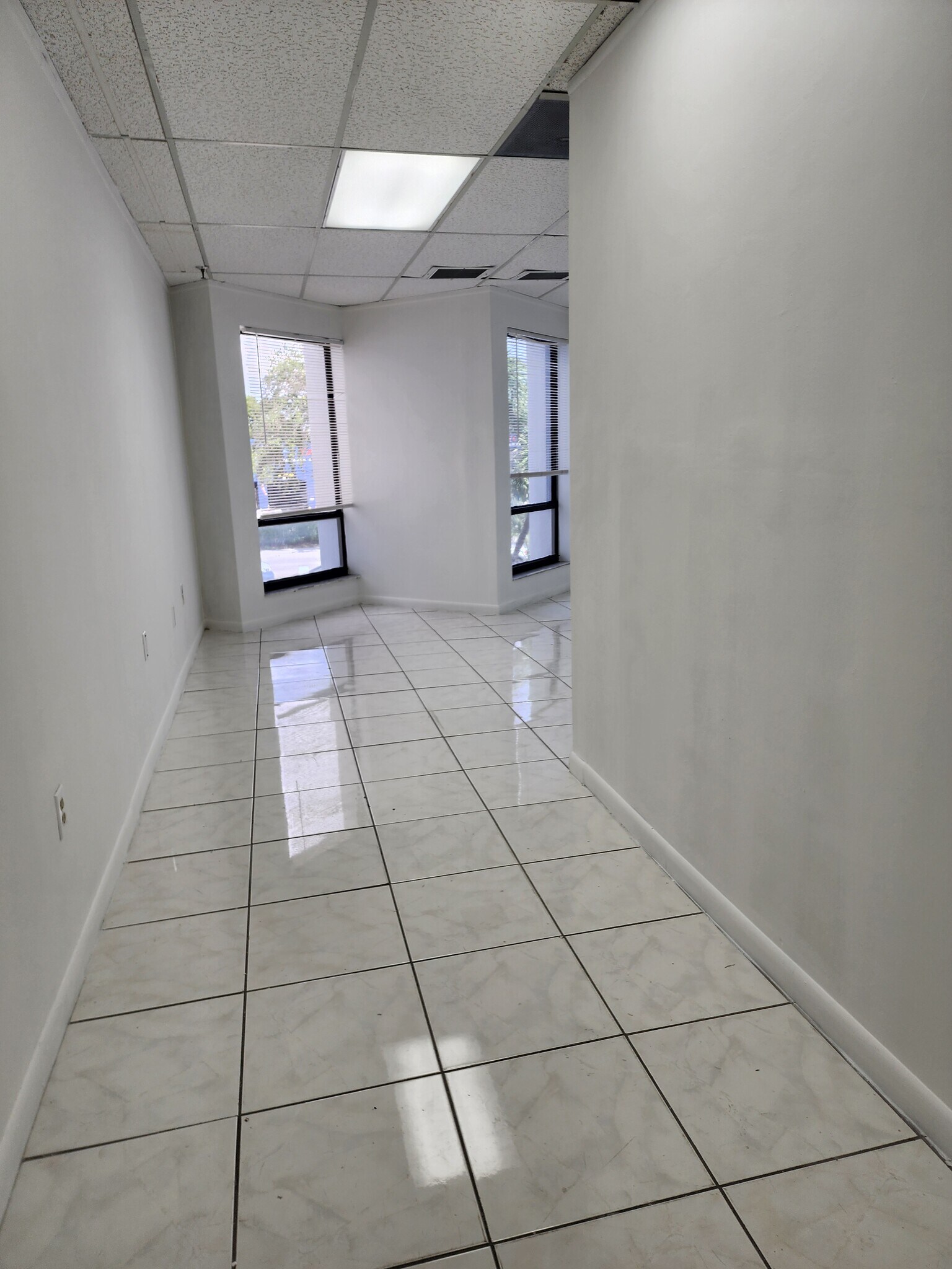 4160 W 16th Ave, Hialeah, FL for lease Interior Photo- Image 1 of 3
