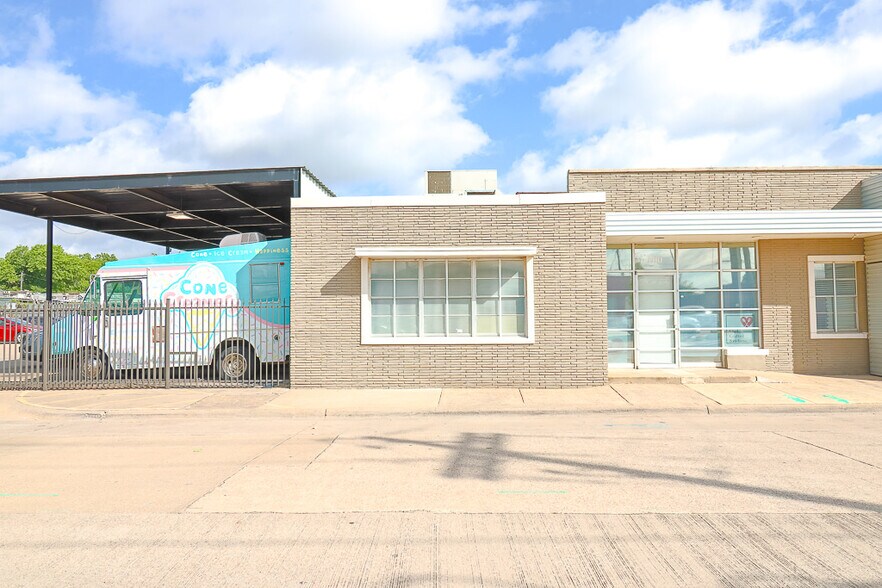 6211 Owens St, Dallas, TX à louer - Photo du bâtiment - Image 3 de 11