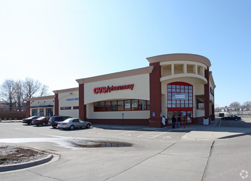 7901 Bass Lake Rd, New Hope, MN à louer - Photo du bâtiment - Image 2 de 8