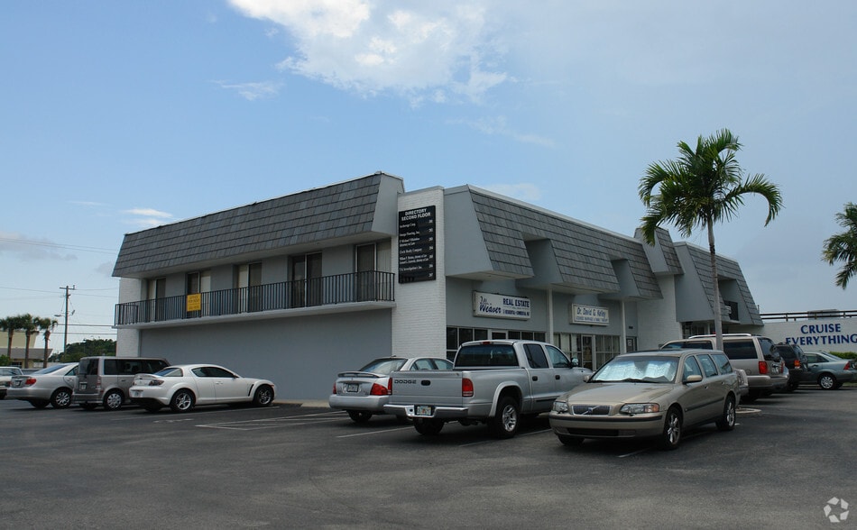 1950 Courtney Dr, Fort Myers, FL for lease - Building Photo - Image 2 of 42