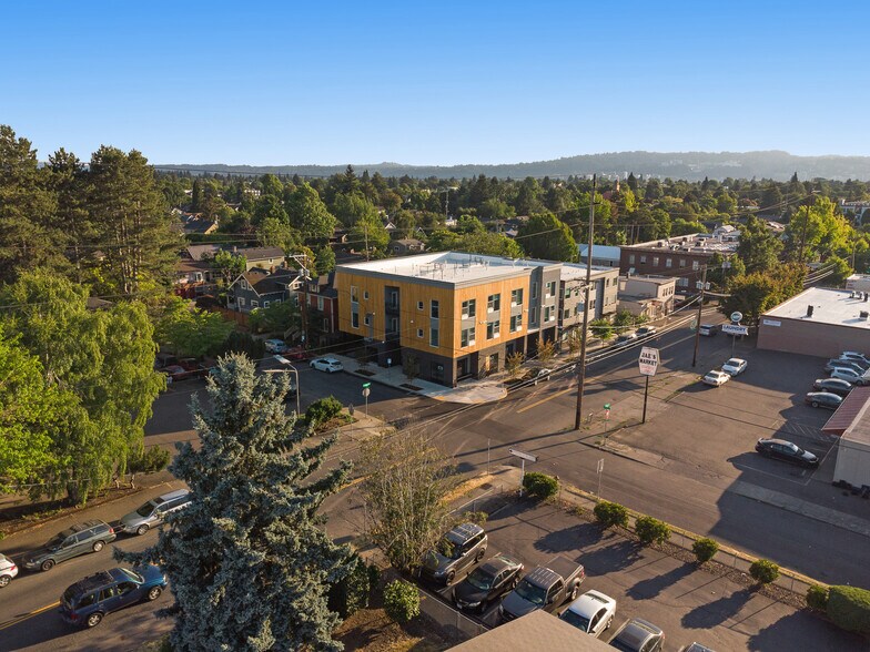 4780 SE Belmont St, Portland, OR à louer - Photo du bâtiment - Image 2 de 22