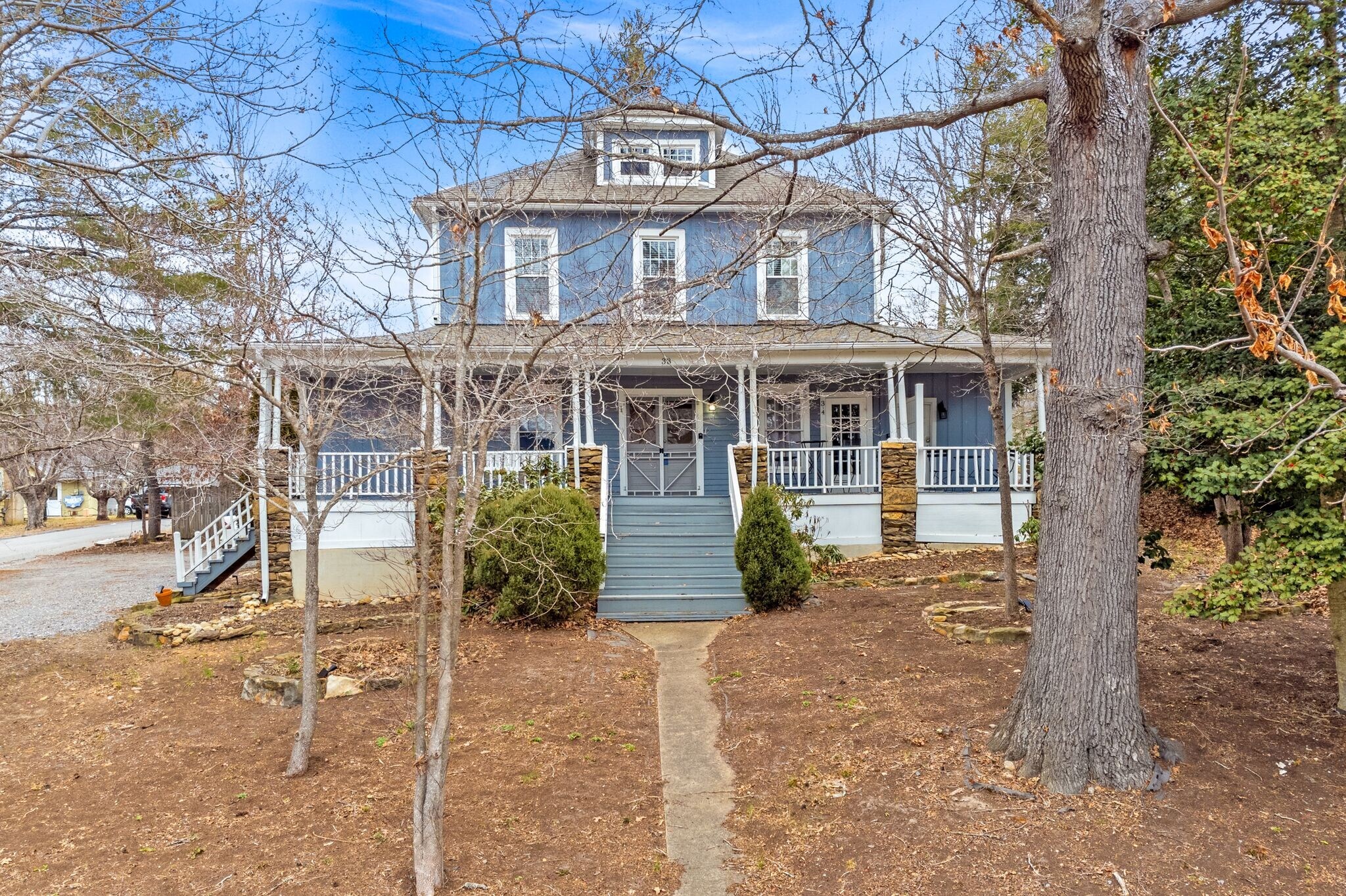 33 Vance Ave, Black Mountain, NC à vendre Photo du bâtiment- Image 1 de 52
