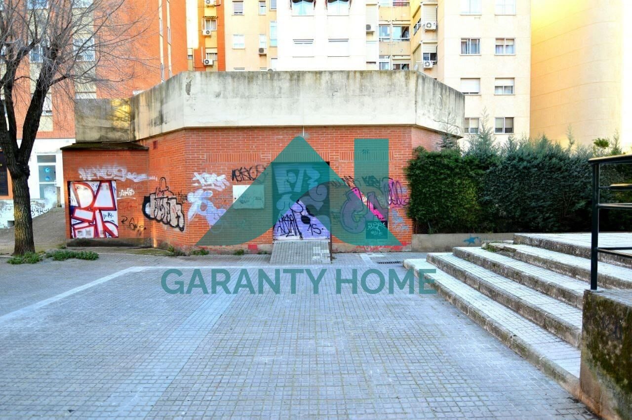 Retail in Cáceres, Cáceres for sale Building Photo- Image 1 of 8