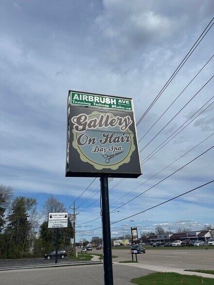 320 W Northland Ave, Appleton, WI for lease - Building Photo - Image 2 of 12