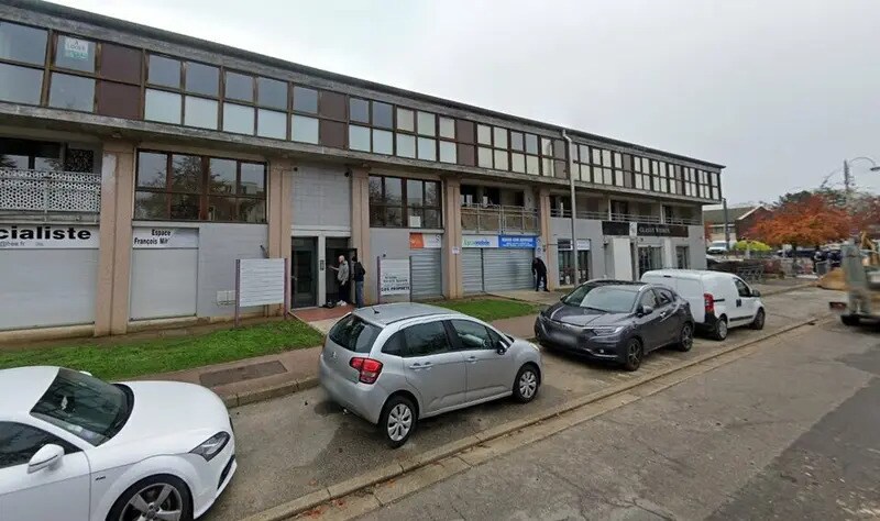 Office in Saint-Étienne-du-Rouvray for sale Building Photo- Image 1 of 4