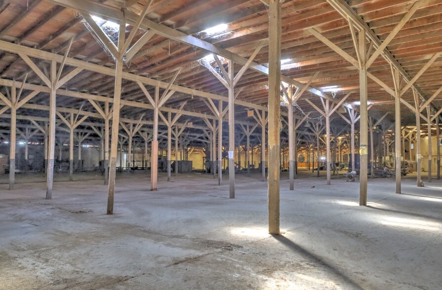 949 Camargo Rd, Mount Sterling, KY à vendre - Photo intérieure - Image 2 de 12