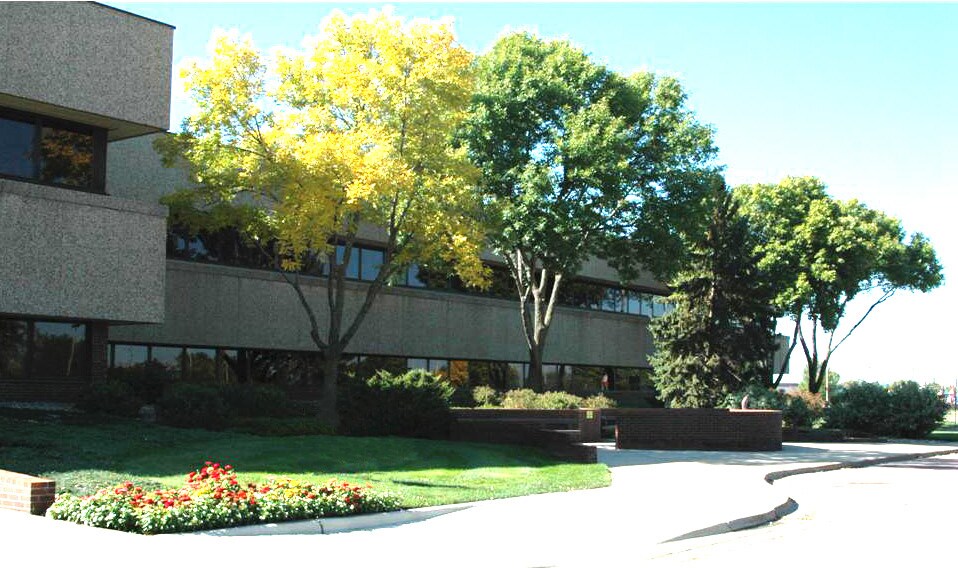 Former Citibank Campus portefeuille de 2 propriétés à vendre sur LoopNet.ca - Photo du bâtiment - Image 2 de 2