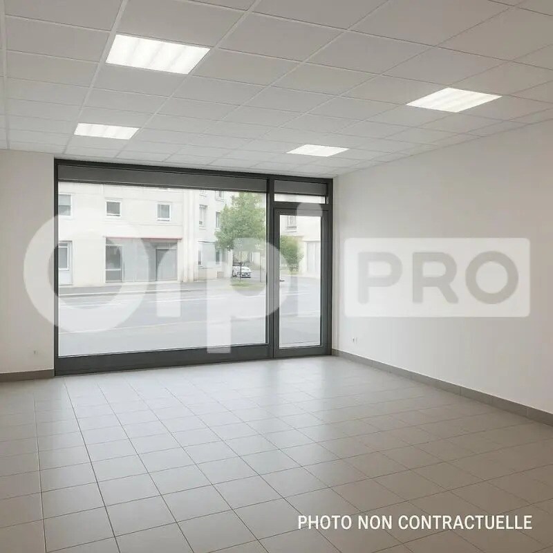 Retail in Montluçon for lease Building Photo- Image 1 of 4