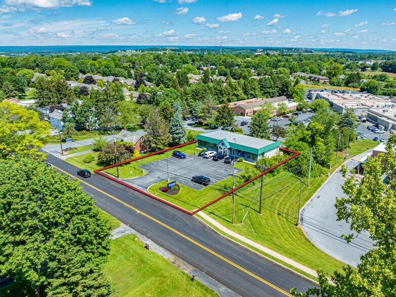 867 Fishburn Rd, Hershey, PA à vendre - Photo du bâtiment - Image 2 de 5