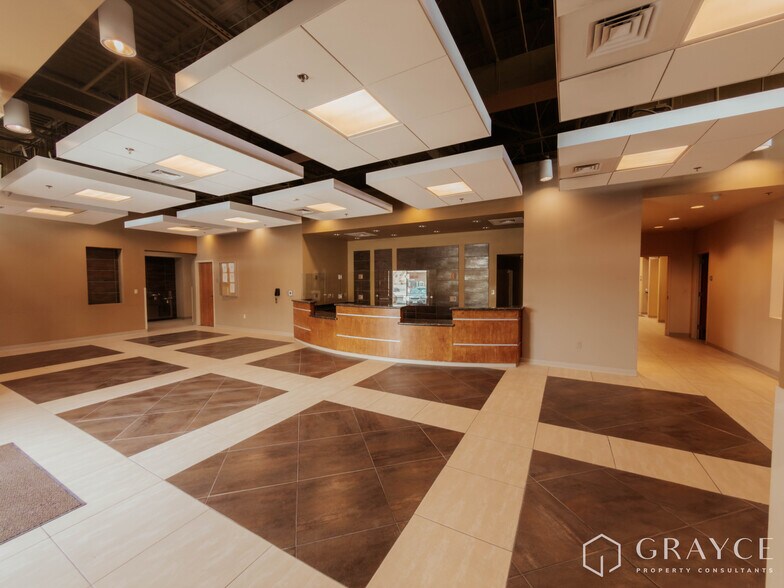 4301 N Mesa St, El Paso, TX à louer - Photo du bâtiment - Image 3 de 44