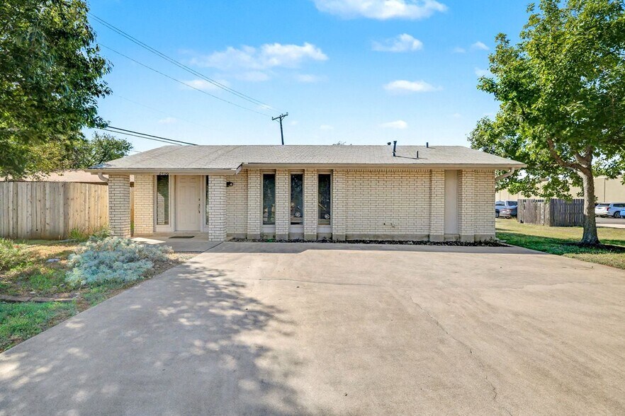 2406 Dawn Dr, Georgetown, TX à vendre - Photo du bâtiment - Image 2 de 21