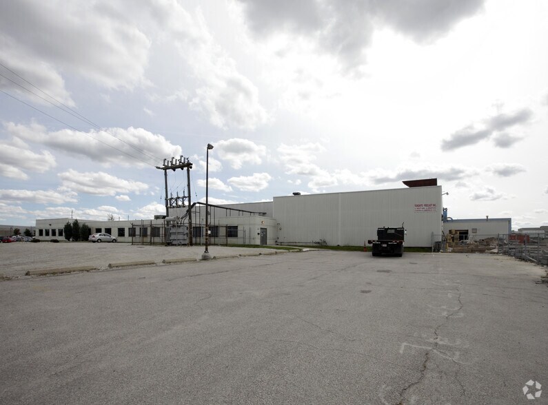 60 Armstrong Ave, Halton Hills, ON for sale - Primary Photo - Image 1 of 1