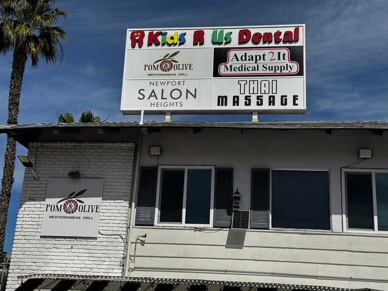 325-333 N Old Newport Blvd, Newport Beach, CA for lease - Primary Photo - Image 1 of 10