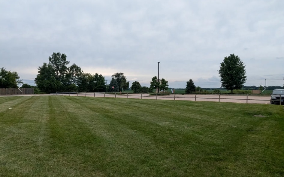 800-A N Main St, Elburn, IL for sale - Primary Photo - Image 1 of 3