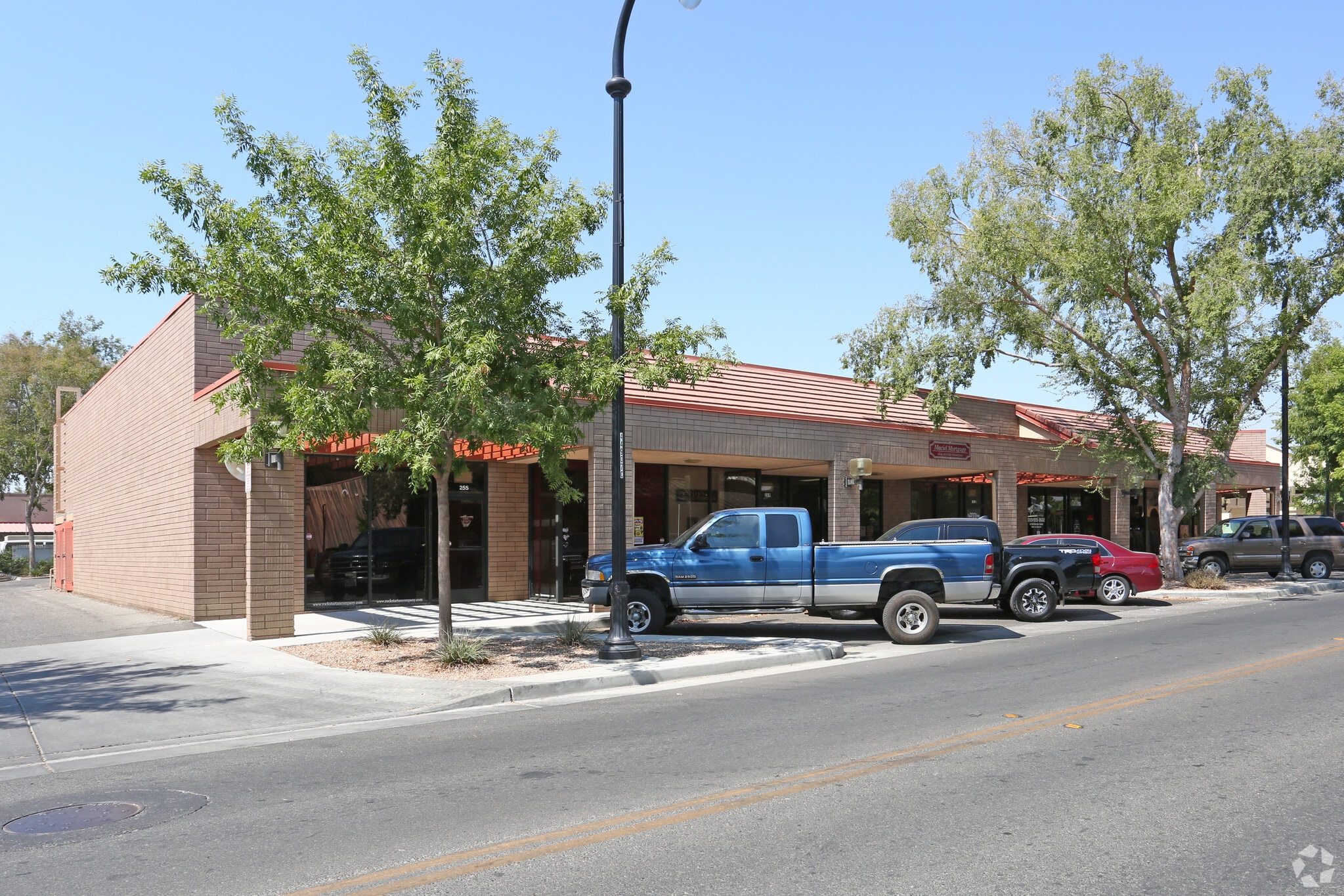 255-295 N 5th St, Coalinga, CA for sale Primary Photo- Image 1 of 4