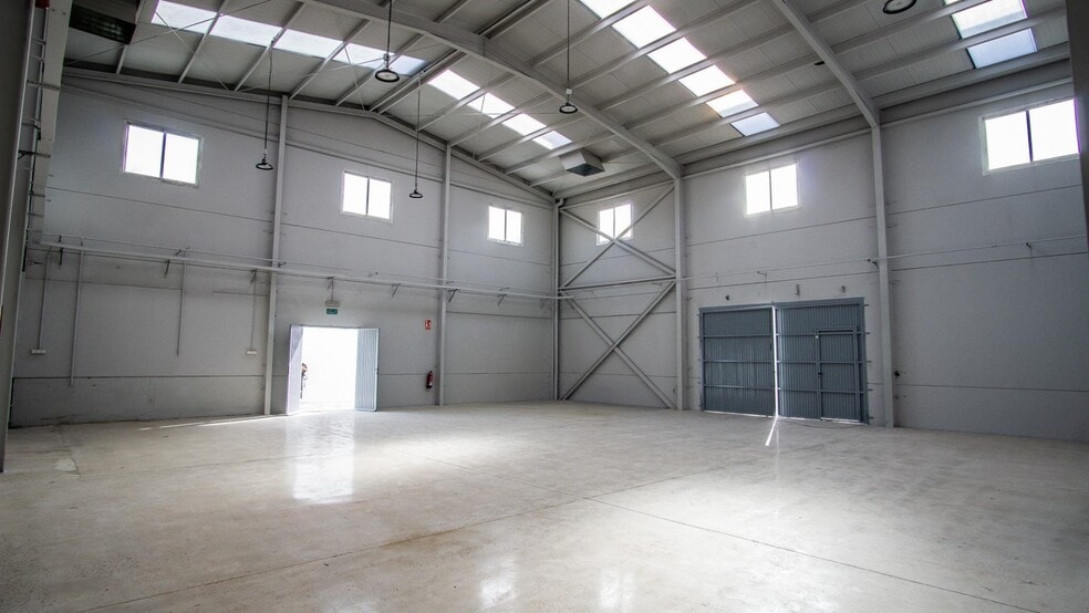 Industrial in Elda, Alicante for lease - Building Photo - Image 2 of 7