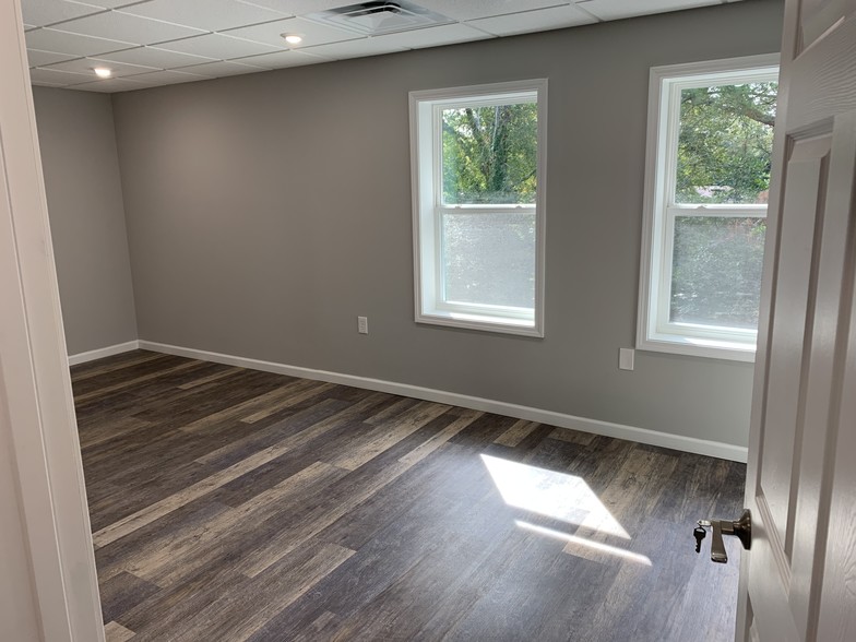 615 Colonial Park Dr, Roswell, GA for lease - Interior Photo - Image 3 of 47