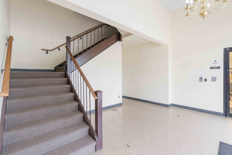 2800 Gallows Rd, Vienna, VA à louer - Hall d’entrée - Image 2 de 9