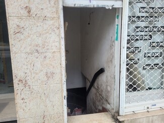 Plus de détails pour Avenida Romero Donallo, 21, Santiago de Compostela - Commerce de détail à vendre